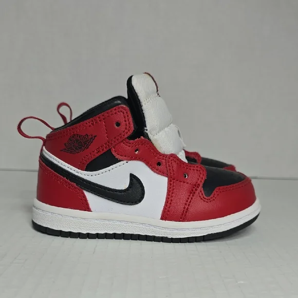 Nike Kids Air Jordan 1 Mid GS  Kids Jordan 1 Mid Chicago Black Toe display picture 1